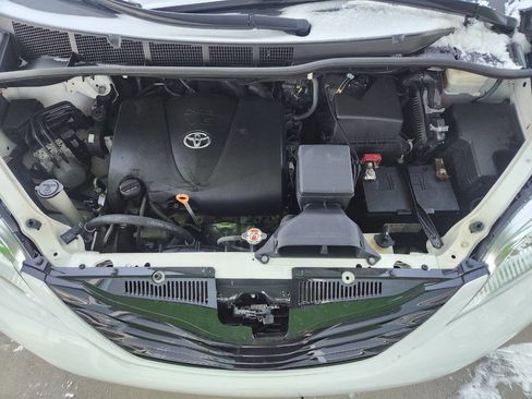 Used 2017 Toyota Sienna LE image 40