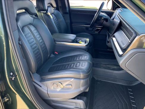 Used 2022 Rivian R1T Adventure image 8