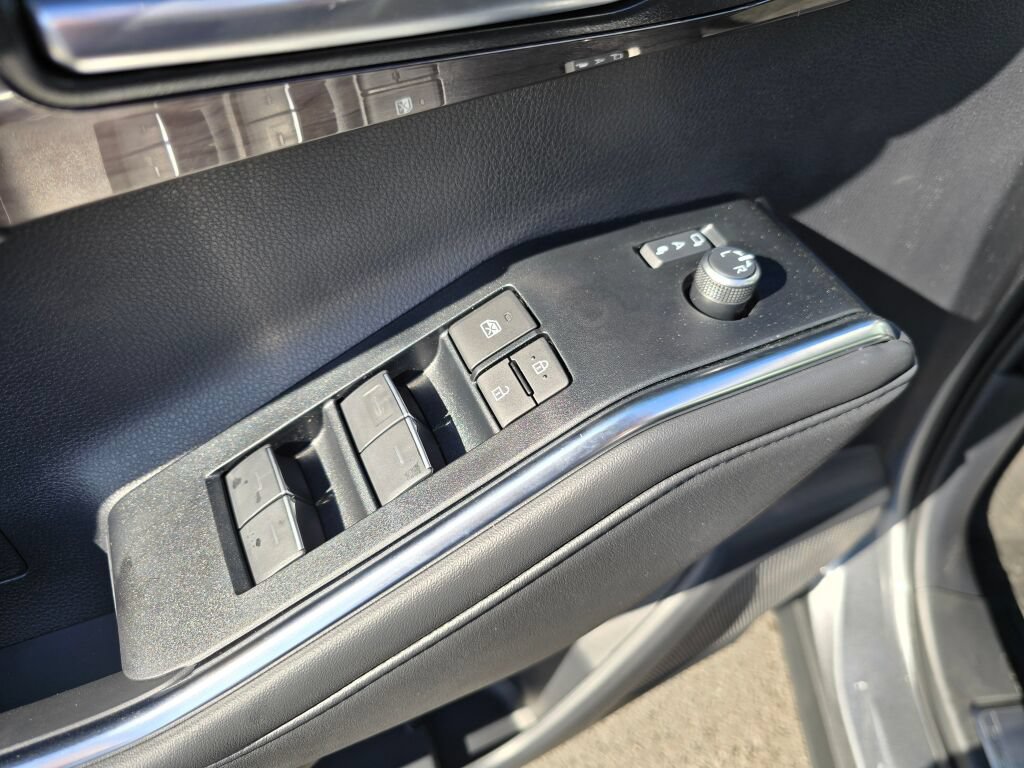 New 2026 Toyota Highlander Platinum AWD/4WD image 17