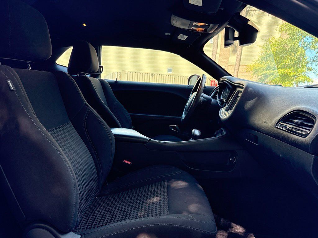 Used 2018 Dodge Challenger SXT RWD image 21