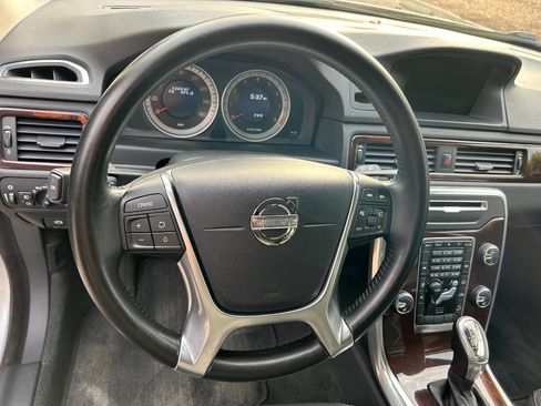 Used 2013 Volvo XC70 3.2 image 27