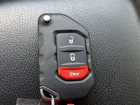 Used 2023 Jeep Wrangler Unlimited Sport AWD/4WD image 29