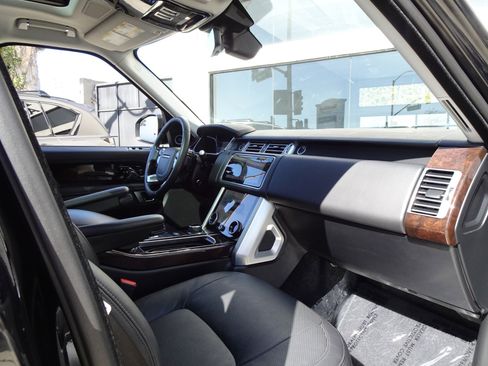Used 2020 Land Rover Range Rover HSE image 21