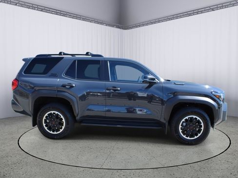 Used 2025 Toyota 4Runner TRD Off-Road Premium AWD/4WD image 9