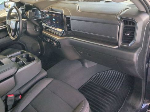 Used 2023 Chevrolet Silverado 1500 LT AWD/4WD image 34