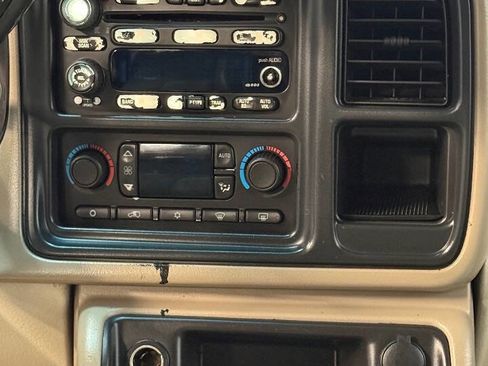 Used 2003 Chevrolet Tahoe LT image 12