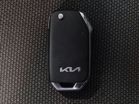Used 2022 Kia Forte LXS FWD image 32