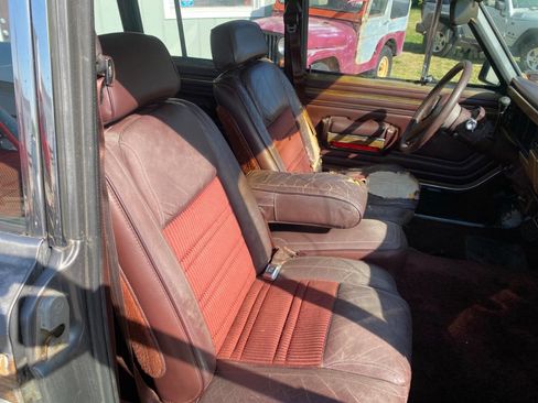 Used 1989 Jeep Grand Wagoneer AWD/4WD image 17