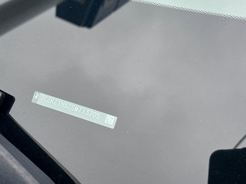 Certified 2025 Honda HR-V Sport image 8