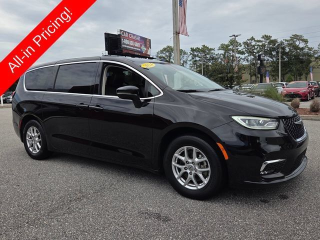 Used 2024 Chrysler Pacifica Touring-L FWD image 7