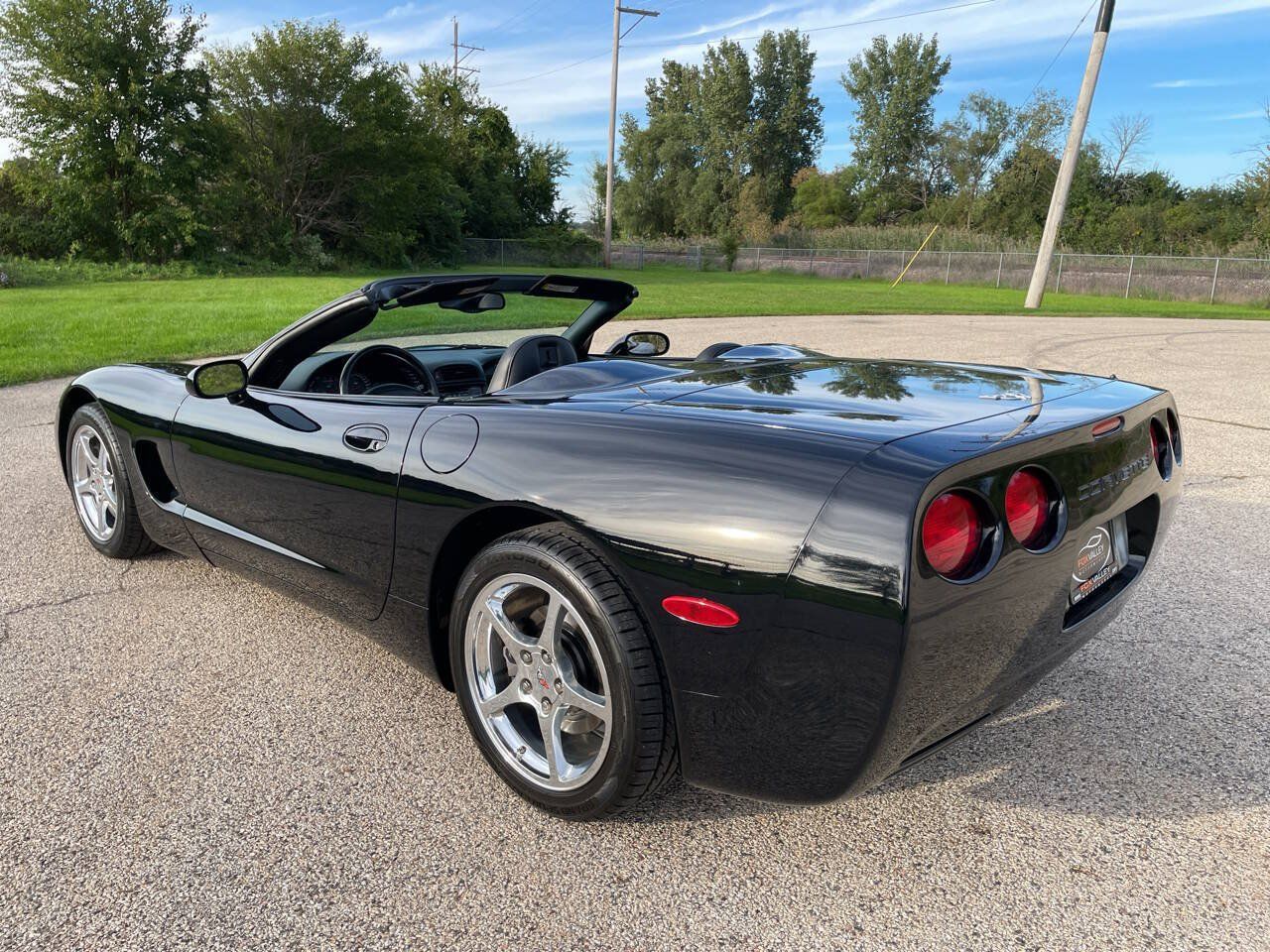 Used 2003 Chevrolet Corvette Convertible w/ Preferred Equipment Group1 RWD image 25
