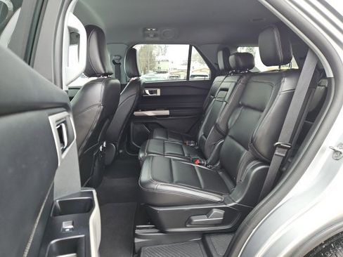 Used 2023 Ford Explorer XLT w/ Equipment Group 202A image 19