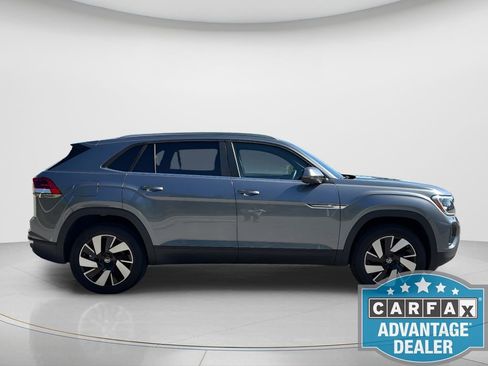 Certified 2025 Volkswagen Atlas Cross Sport SE FWD image 6