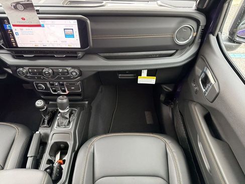 New 2026 Jeep Gladiator Sahara image 16