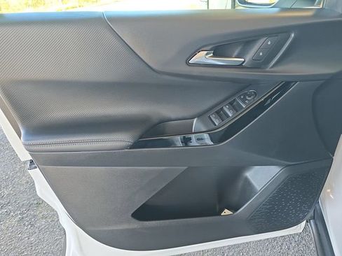 New 2025 Chevrolet Equinox LT image 23