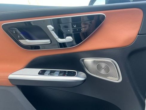 Used 2023 Mercedes-Benz GLC 300 4MATIC image 15