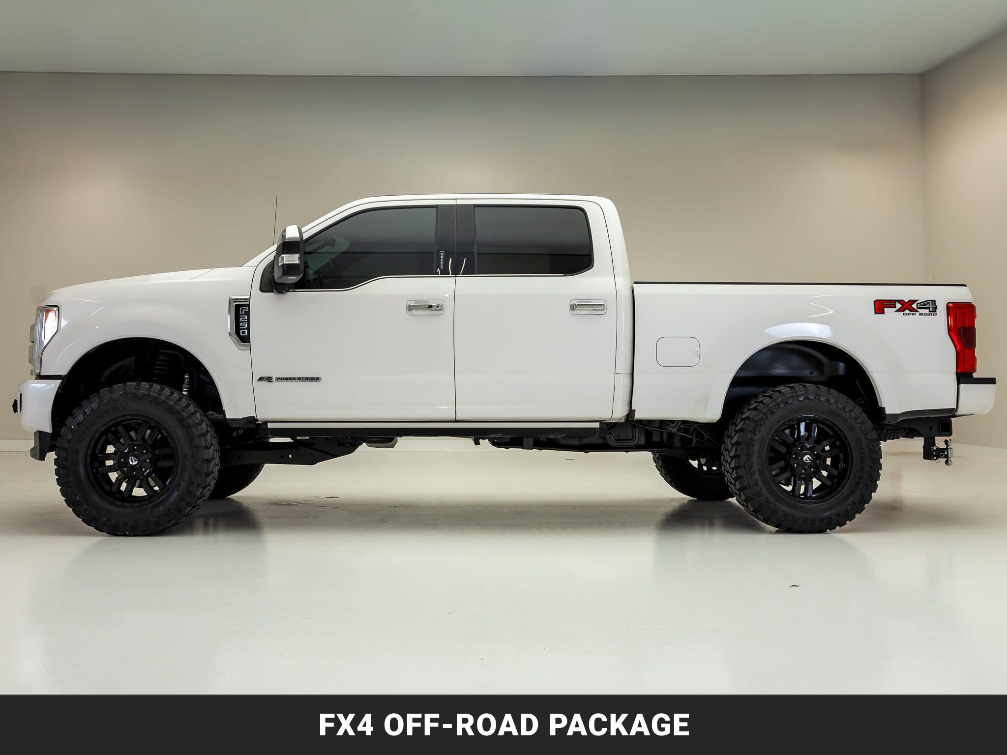 Used 2019 Ford F250 Platinum w/ Platinum Ultimate Package AWD/4WD image 5