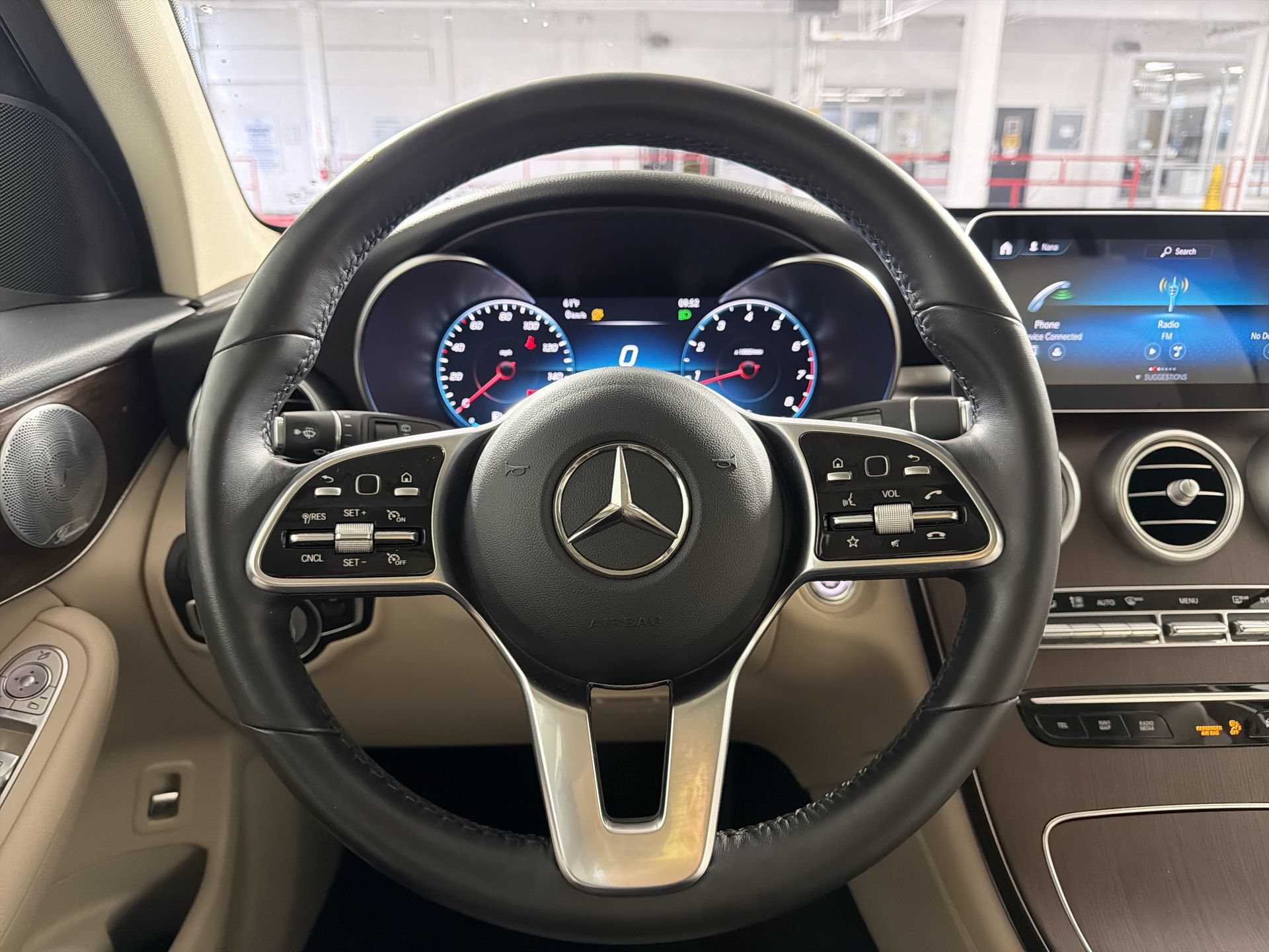 Used 2020 Mercedes-Benz GLC 300 4MATIC image 16