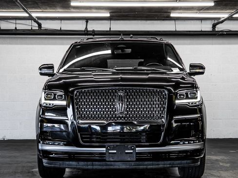 Used 2024 Lincoln Navigator L 4WD image 8