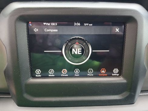 Used 2022 Jeep Gladiator Sport AWD/4WD image 35