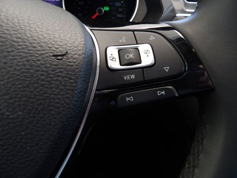 Used 2020 Volkswagen Tiguan SE image 30