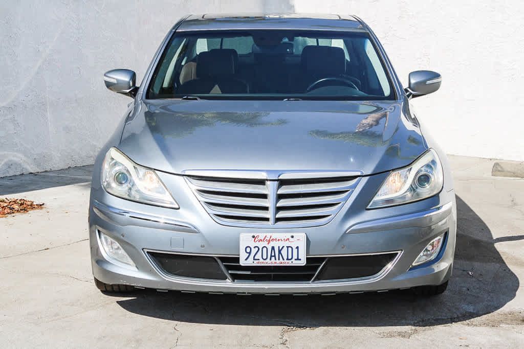 Used 2014 Hyundai Genesis 3.8 w/ Technology Package 03 RWD image 2