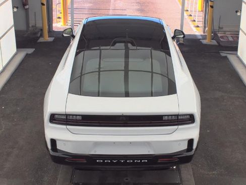 Used 2024 Dodge Charger Daytona R/T w/ Plus Group AWD/4WD image 9
