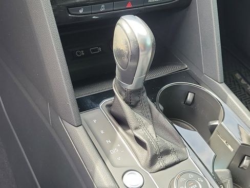 Used 2019 Volkswagen Atlas SEL Premium image 28