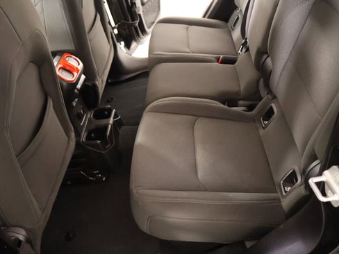 Used 2023 Jeep Gladiator Willys image 13