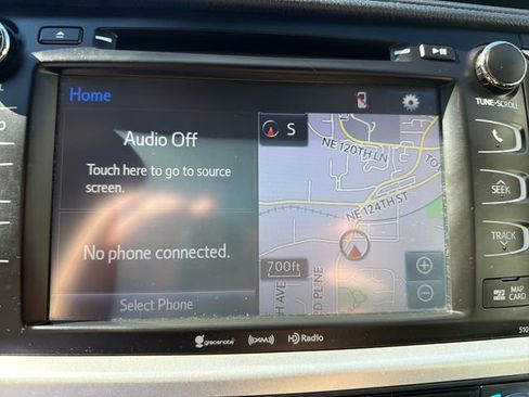 Used 2017 Toyota Highlander XLE AWD/4WD image 24