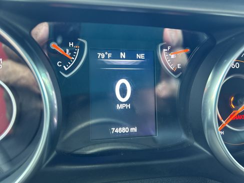 Used 2019 Jeep Wrangler Unlimited Sport image 12