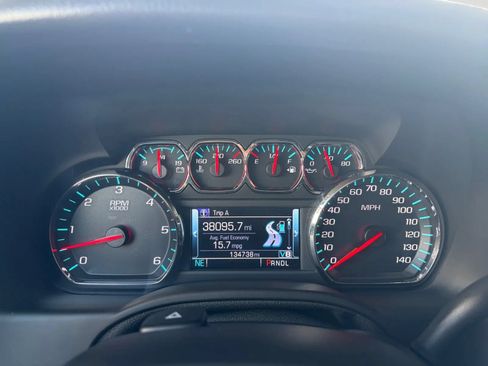 Used 2017 GMC Yukon SLT AWD/4WD image 34