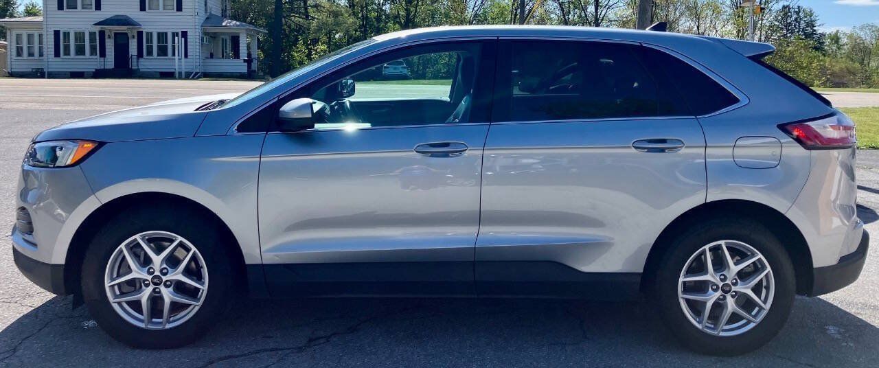 Used 2024 Ford Edge SEL AWD/4WD image 7