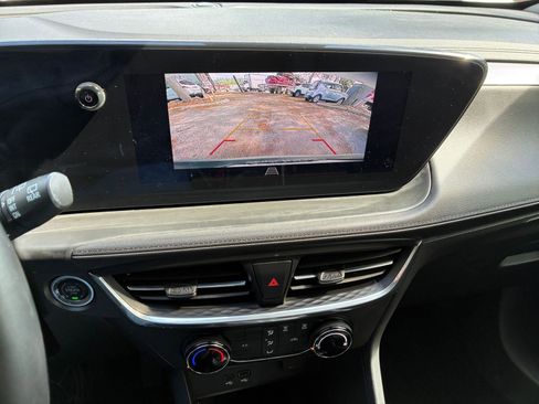 Used 2025 Buick Encore GX Preferred FWD image 17