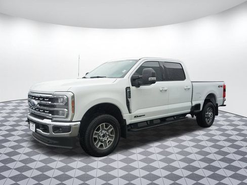 Used 2024 Ford F350 Lariat image 3