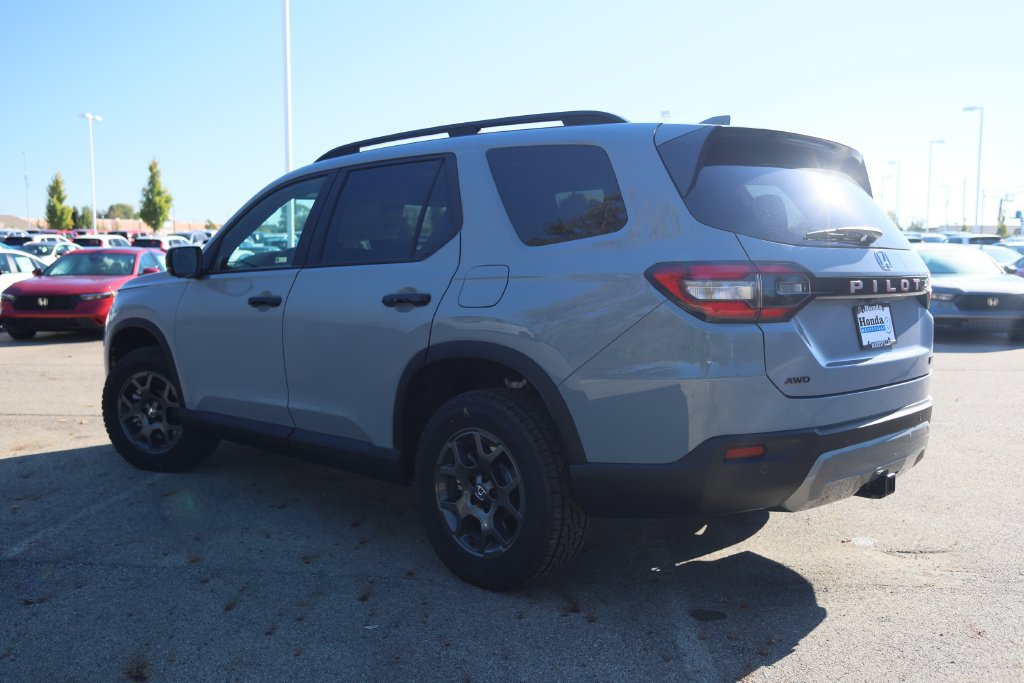New 2026 Honda Pilot TrailSport image 4