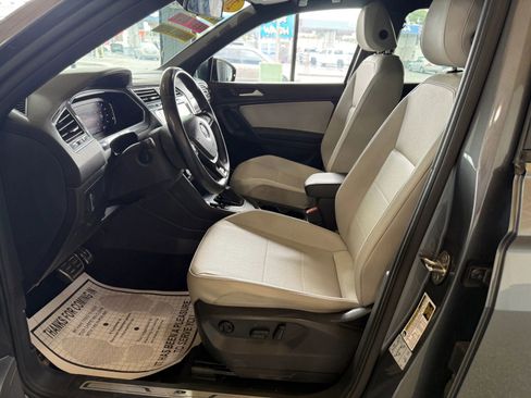 Used 2019 Volkswagen Tiguan SEL Premium R-Line FWD image 8