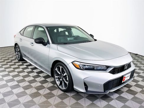Used 2025 Honda Civic Sport Touring image 1
