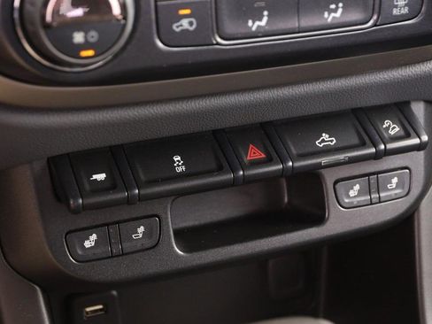 Used 2016 Chevrolet Colorado Z71 image 18