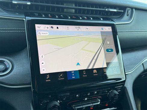 Used 2021 Jeep Grand Cherokee L Limited w/ Luxury Tech Group II image 21