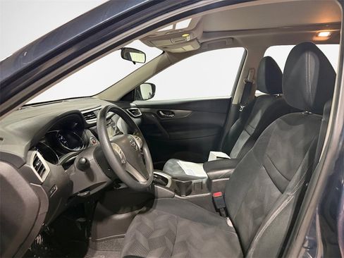 Used 2015 Nissan Rogue SV w/ SV Moonroof Package image 12