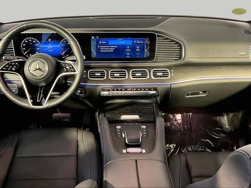 Used 2024 Mercedes-Benz GLS 450 4MATIC image 16