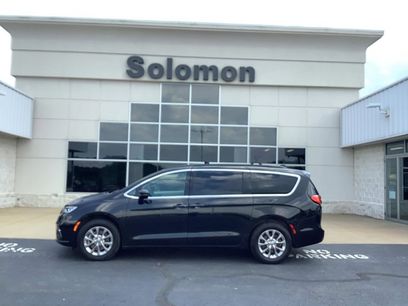 Used 2022 Chrysler Pacifica Touring-L