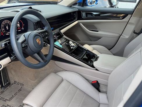Used 2025 Porsche Panamera 4 image 10