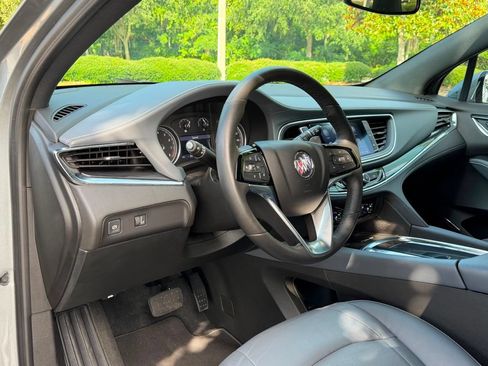 Used 2023 Buick Enclave Essence FWD image 23