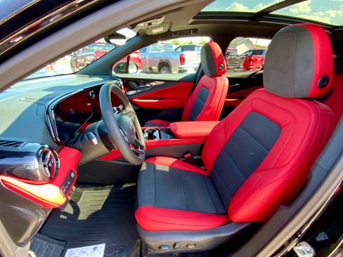 New 2025 Chevrolet Blazer EV RS image 24