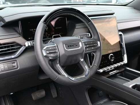 New 2026 GMC Acadia Denali w/ Super Cruise Package FWD image 17