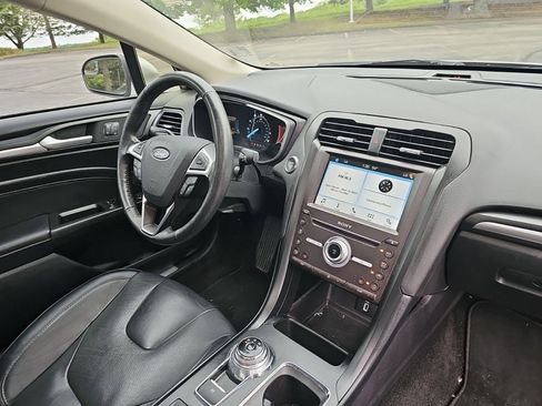 Used 2018 Ford Fusion Titanium AWD/4WD image 14