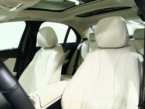 Used 2020 Mercedes-Benz E 350 4MATIC Sedan image 18