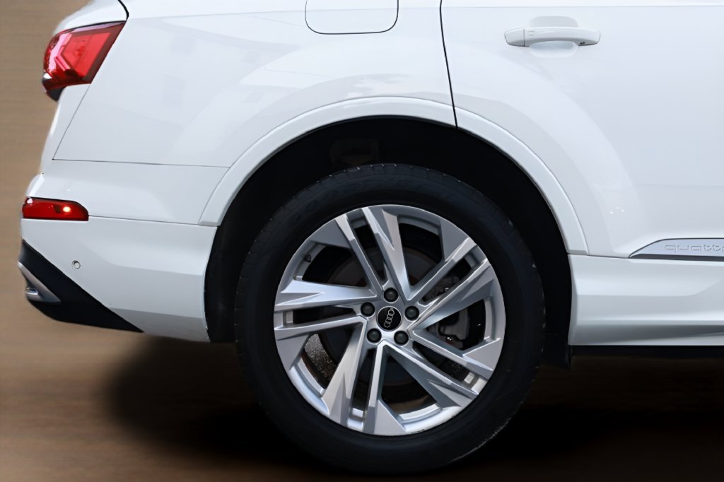 Used 2021 Audi Q7 3.0T Premium Plus AWD/4WD image 16
